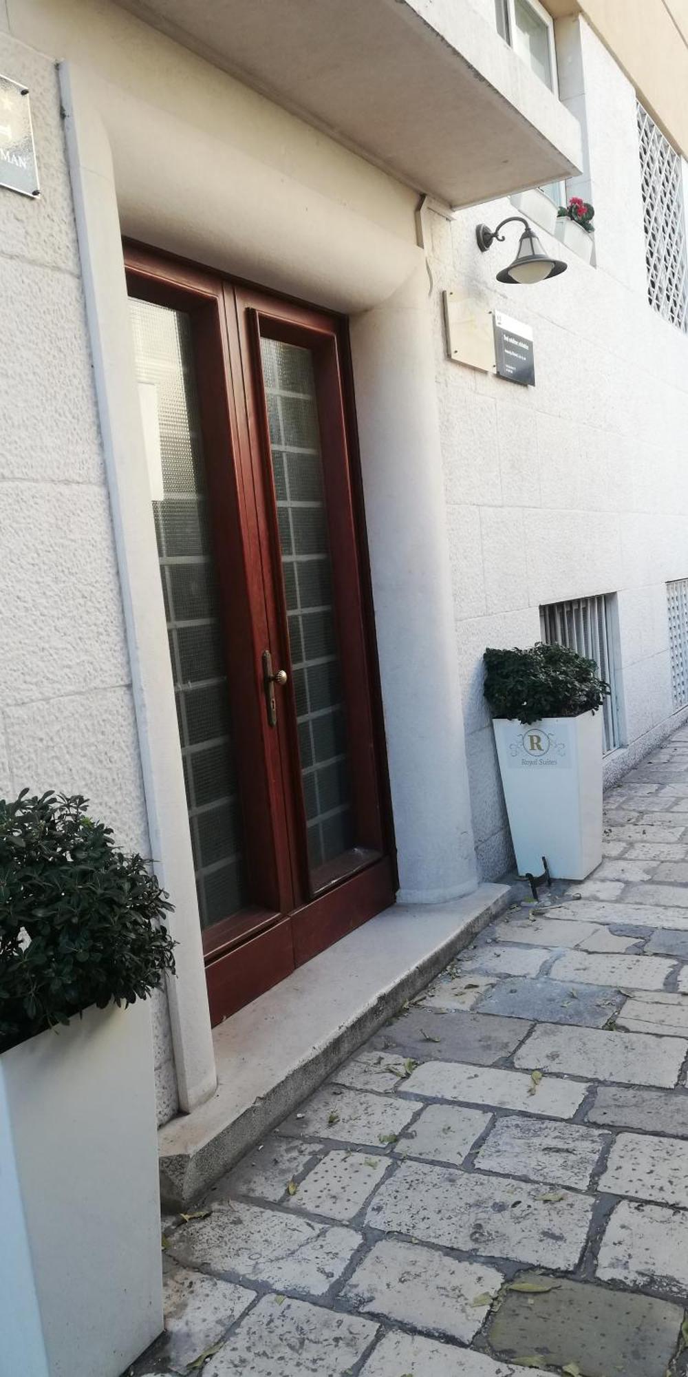 Lucky Smile Apartment Split